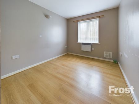 Sovereign Heights, Slough, Berkshire,SL3 - Photo 3