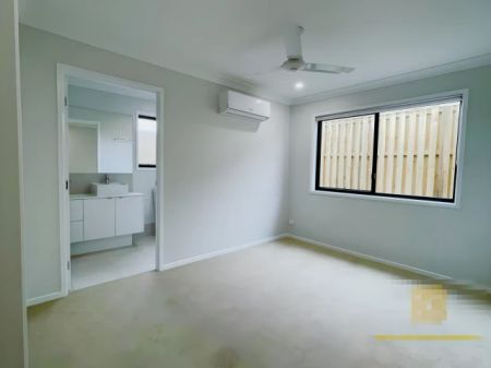 4 bed 2 bath - Photo 3