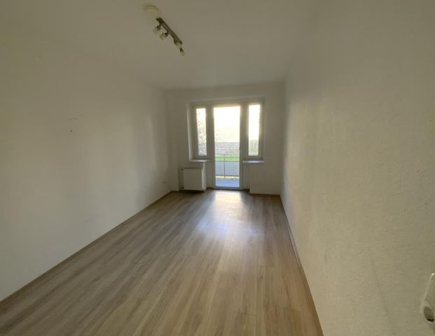 Tolle renovierte 2-Raumwohnung mit Balkon im Erdgeschoß im Kreuzviertel! - Foto 1