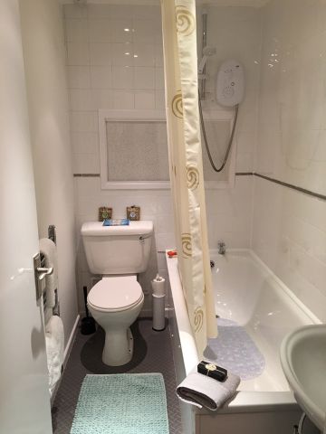 1 Bed Flat, Mount Street, AB25 - Photo 2