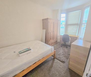 3 bedroom terraced house to rent - Photo 6