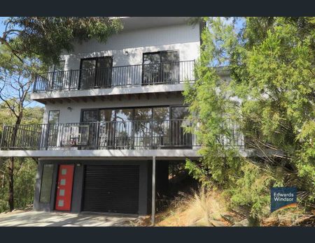 16 Sunvale Avenue Sandy Bay TAS 7005 Australia - Photo 3