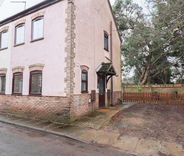 2 bedroom semi-detached house to rent - Photo 2