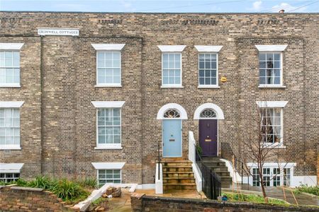 A stunning three bedroom house located in the heart of Clapham - Photo 2