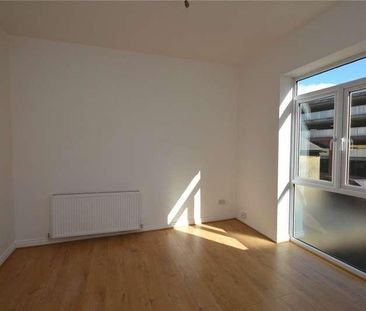 Faringdon Road, Swindon, Wiltshire, SN1 - Photo 2