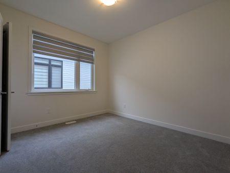 For Lease - 332 Monticello Avenue, Kanata, Ontario - Photo 5