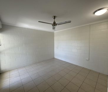 Modern 2-Bedroom Unit with Private Yard - Photo 4