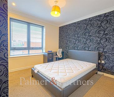 2 bedroom apartment to rent - Photo 4