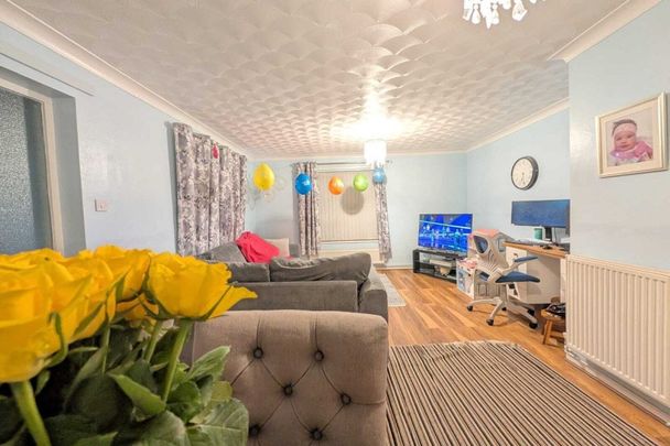 Horns Lane - Photo 1