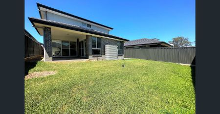 Sophisticated Family Living in a Prime Cul-de-Sac Location - Photo 5