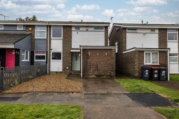 4 bedroom semi-detached house to rent - Photo 1