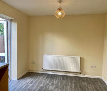 3 bedroom detached house to rent - Photo 2