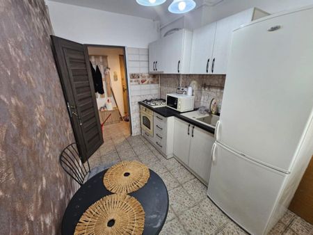 Apartament de 2 camere zona CENTRUL CIVIC - Fotografie 5