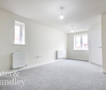 3 bedroom end of terrace house to rent - Photo 2