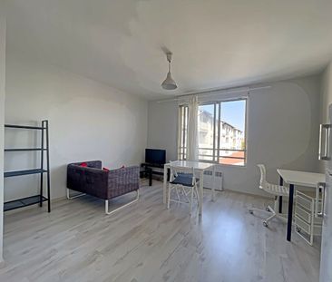 Location Appartement 2 pièces 27m² - Photo 3