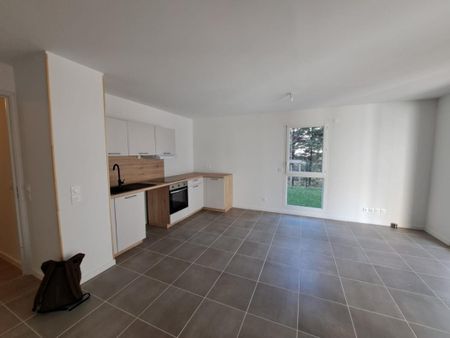 Location Appartement 3 pièces 73m² CHALLES LES EAUX 73190 - Photo 3