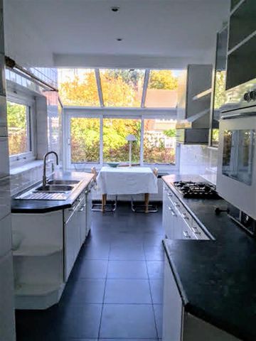 Exceptional apartment - for rent - Photo 3
