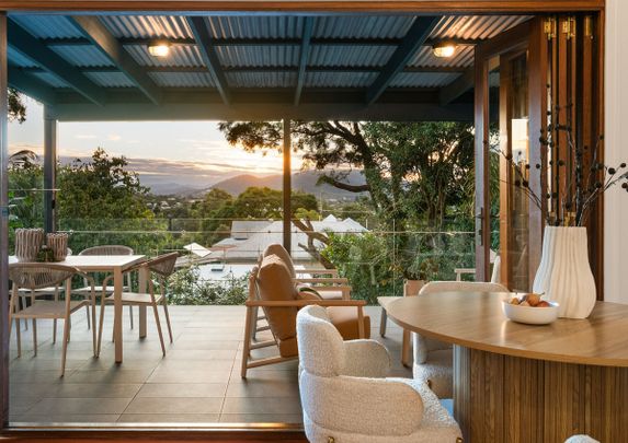 Stunning Renovated Queenslander - Photo 1