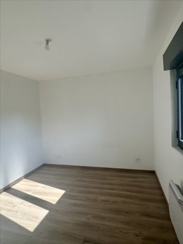 Location Appartement 5 pièces 150m² - Photo 5