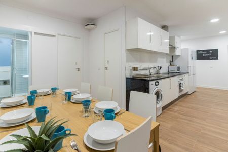 Ideal room for students in Chueca - Photo 5