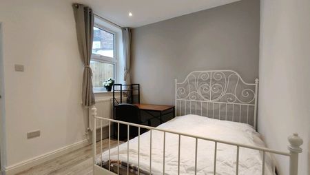 Room in a Shared Flat, Ilkeston Road, NG7 - Photo 5