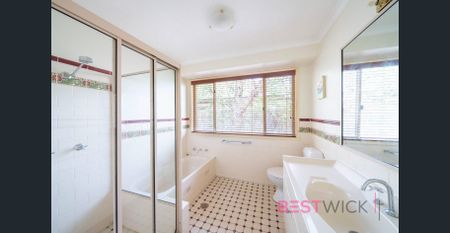 4 Bedroom Home with Exceptional Views! - Photo 4