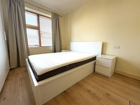 Apartment 25, Grand Canal Wharf, South Dock Road , Dublin 4, Dublin - Photo 3