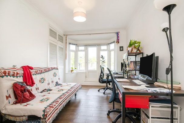 3 bedroom flat to rent - Photo 1