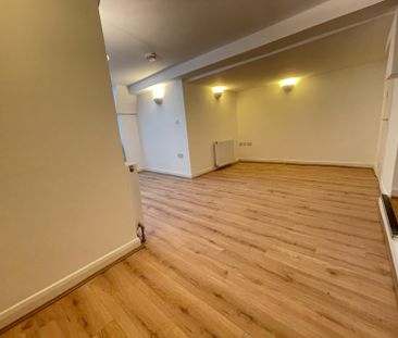 Colney Hatch Lane, London - Photo 6