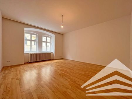 Renovierte 3 Zimmer-Altbau-Wohnung mit Küche in bester City-Lage - Nähe Landstraße - Photo 4
