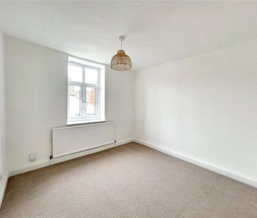 2 bedroom end of terrace house to rent - Photo 3