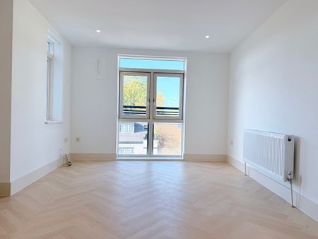 2 Bed Flat, Kilburn High Road, NW6 - Photo 2