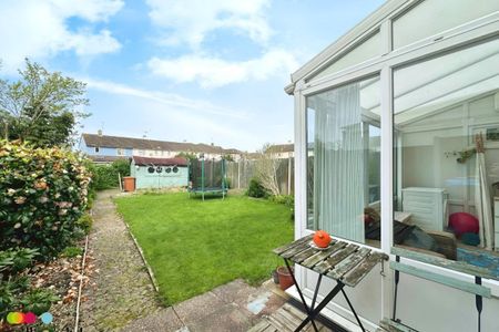 Milburn Crescent - Photo 3