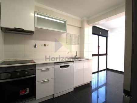 3 bedroom luxury Apartment for rent in Alameda das Linhas de Torres, Lumiar, Lisbon - Photo 5