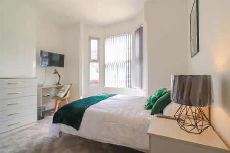 1 bedroom in a house share to rent - Photo 3