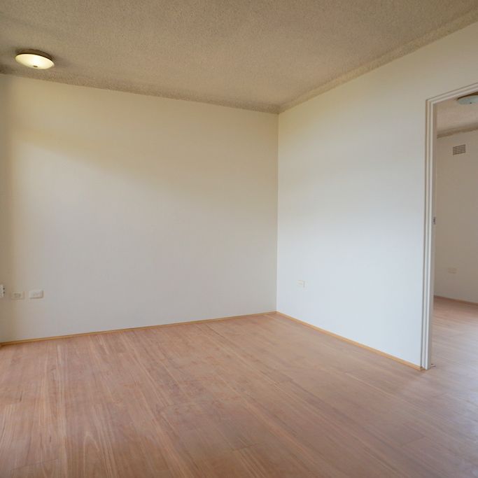 Renovated 1 Bedroom Unit - Photo 1
