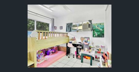 Solid Three Bedroom Home - Photo 4