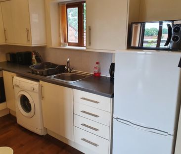 Studio Flat, Bethel Court, M7 - Photo 4