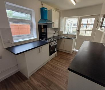 3 bedroom semi-detached house to rent - Photo 6