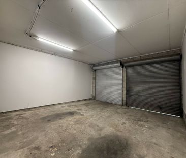 Garaging galore and a sunny and tidy home! - Photo 6