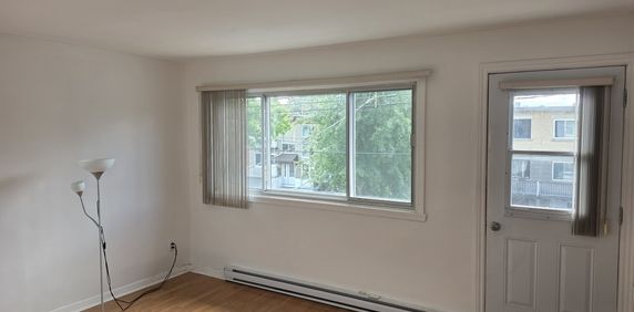 Grand 4 1/2 à Louer - Photo 2