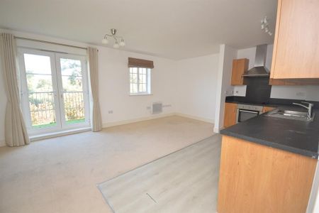 2 bedroom apartment to rent - Photo 2