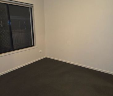37 Stoneleigh Reserve Boulevard, Logan Reserve, QLD 4133 - Photo 6