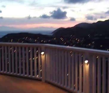 Sun, sky, views, clean, tidy, warm and dry! - Photo 4