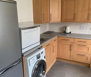 2 bedroom flat to rent - Photo 6