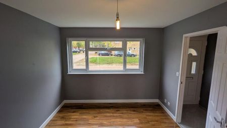 3 bedroom semi-detached house to rent - Photo 2