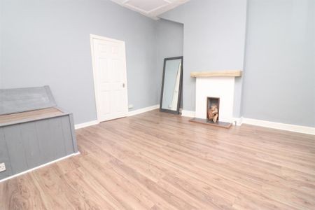 2 bedroom end of terrace house to rent - Photo 4