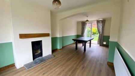 3 bedroom semi-detached house to rent - Photo 3