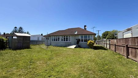 3 Bedroom House in Masterton - Photo 4