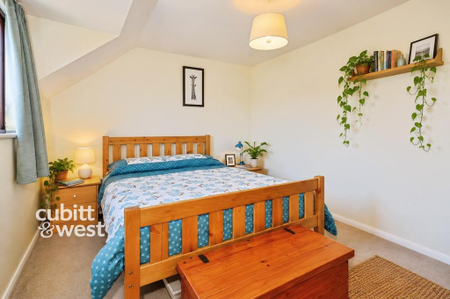 2 bedroom terraced house to rent - Photo 4